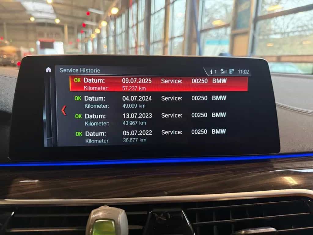 BMW 5 Series 540i A - Luxury Line G30 07/2017-photo-13