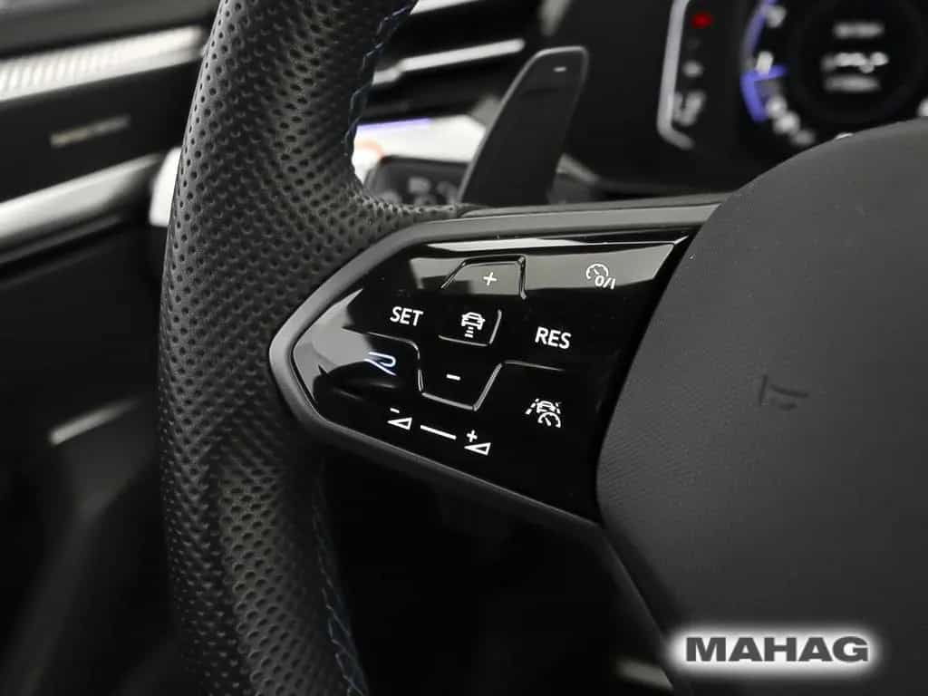 Volkswagen Arteon Shooting Brake R 2.0 TSI 4 Mot AHK Leder 02/2023-photo-17
