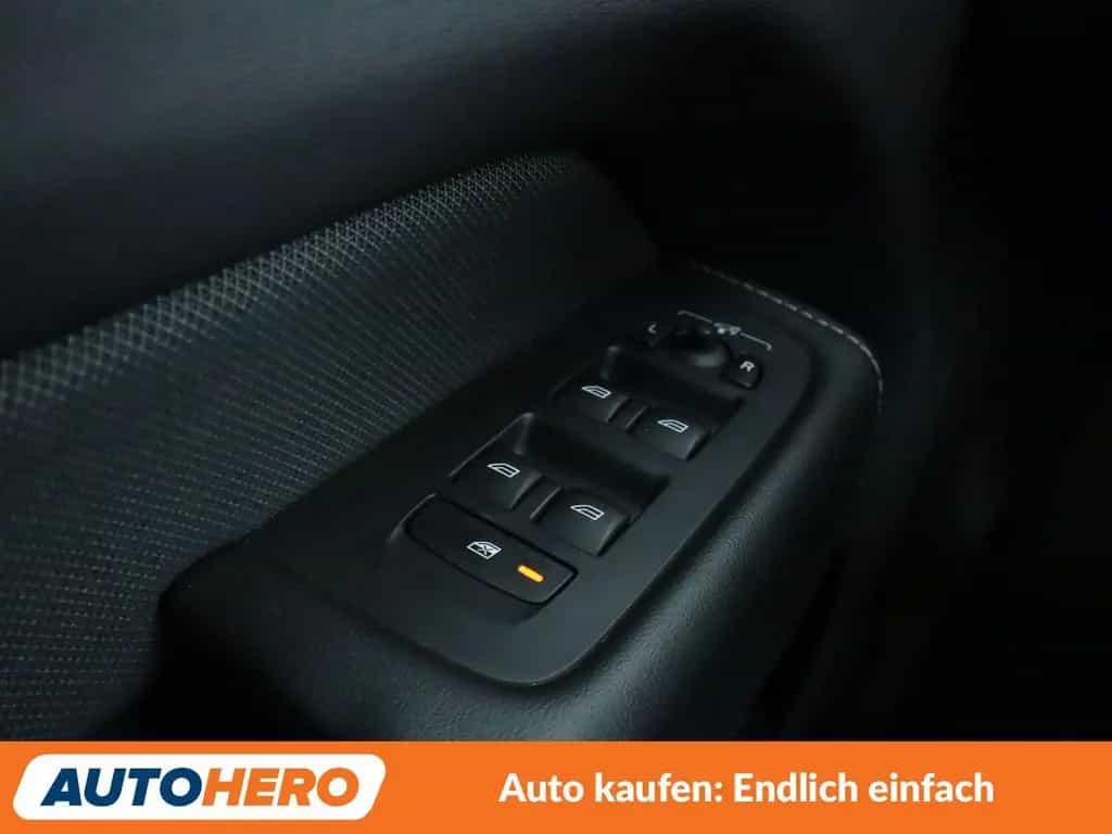 Volvo XC60 2.0 B4 R Design 2WD Aut.*ACC*HARMAN/KARDON* 04/2022-photo-33