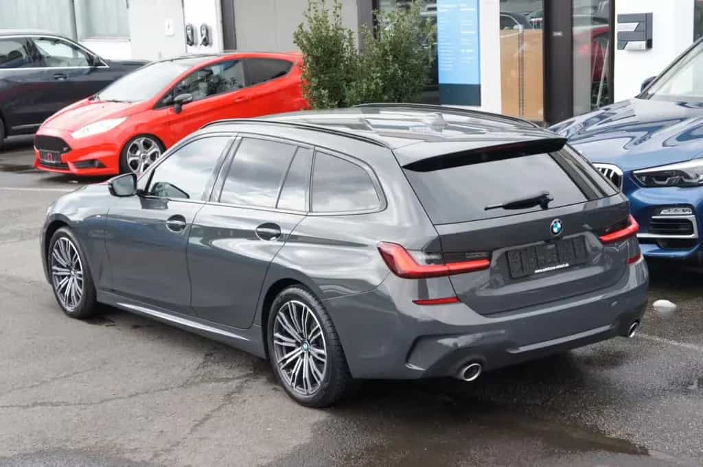BMW 320 d xDrive M Sport*ACC*LIVE*KAM*STANDHZG*LASER* 07/2022-photo-3