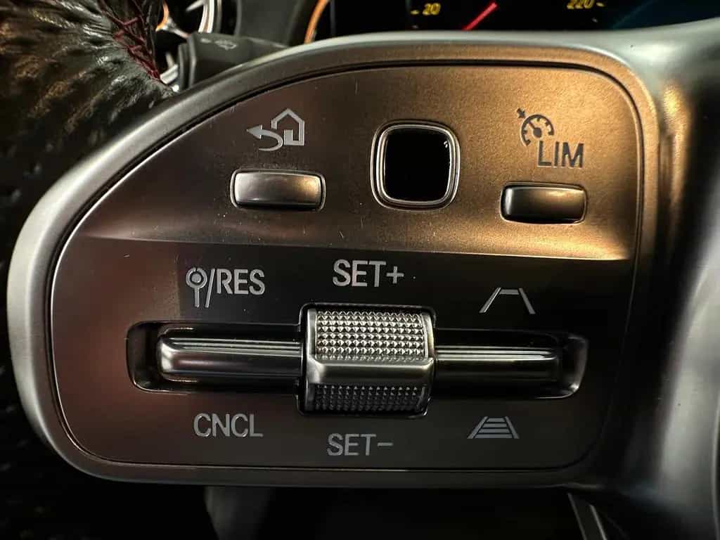 Mercedes-Benz GLB-Class d AMG Distronic AHK Kamera Sound Keyl.Go 04/2022-photo-9