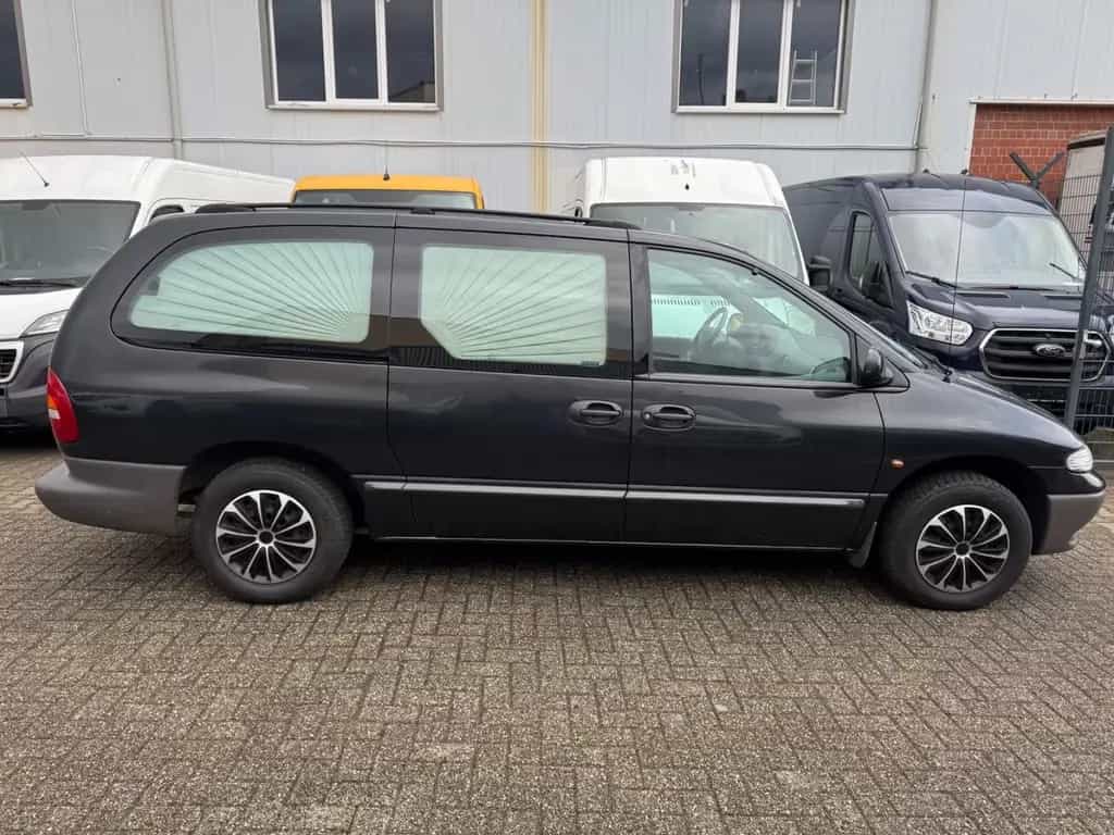 Chrysler Voyager / Grand Voyager 2.4 Benziner Leichenwagen 01/2000-photo-2