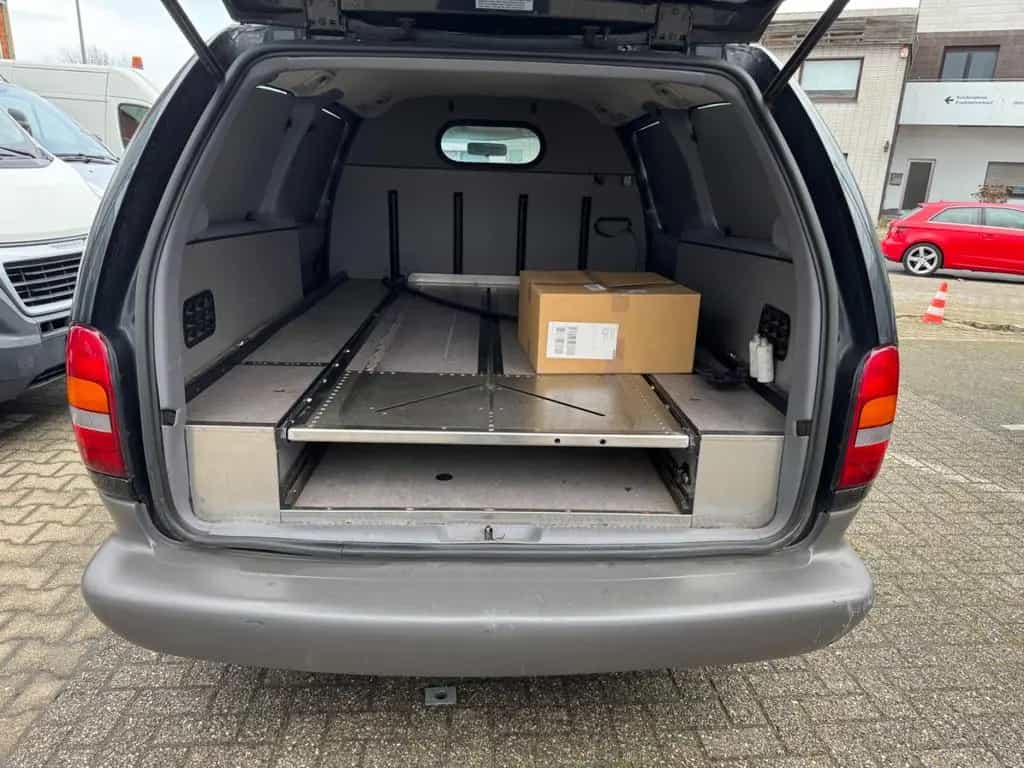 Chrysler Voyager / Grand Voyager 2.4 Benziner Leichenwagen 01/2000-photo-8