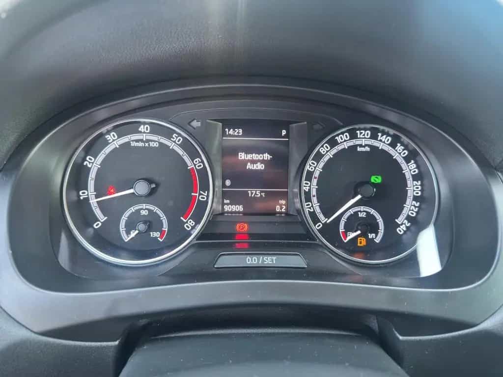 Skoda Rapid Spaceback *Clever*DSG*AHK*LED* 05/2018-photo-9