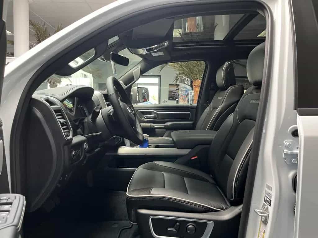 Dodge RAM Laramie Night ACC HUD SITZBELÜFTUNG LED PANO null-photo-14
