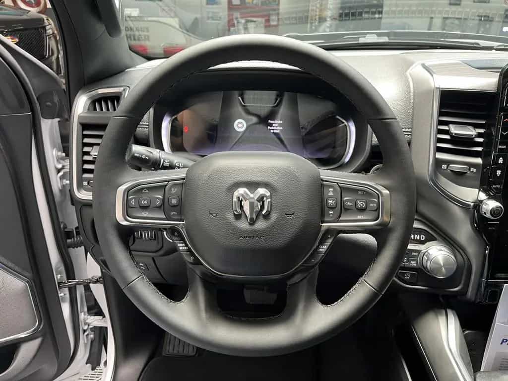Dodge RAM Laramie Night ACC HUD SITZBELÜFTUNG LED PANO null-photo-17