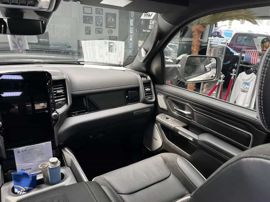 Dodge RAM Laramie Night ACC HUD SITZBELÜFTUNG LED PANO null-photo-31