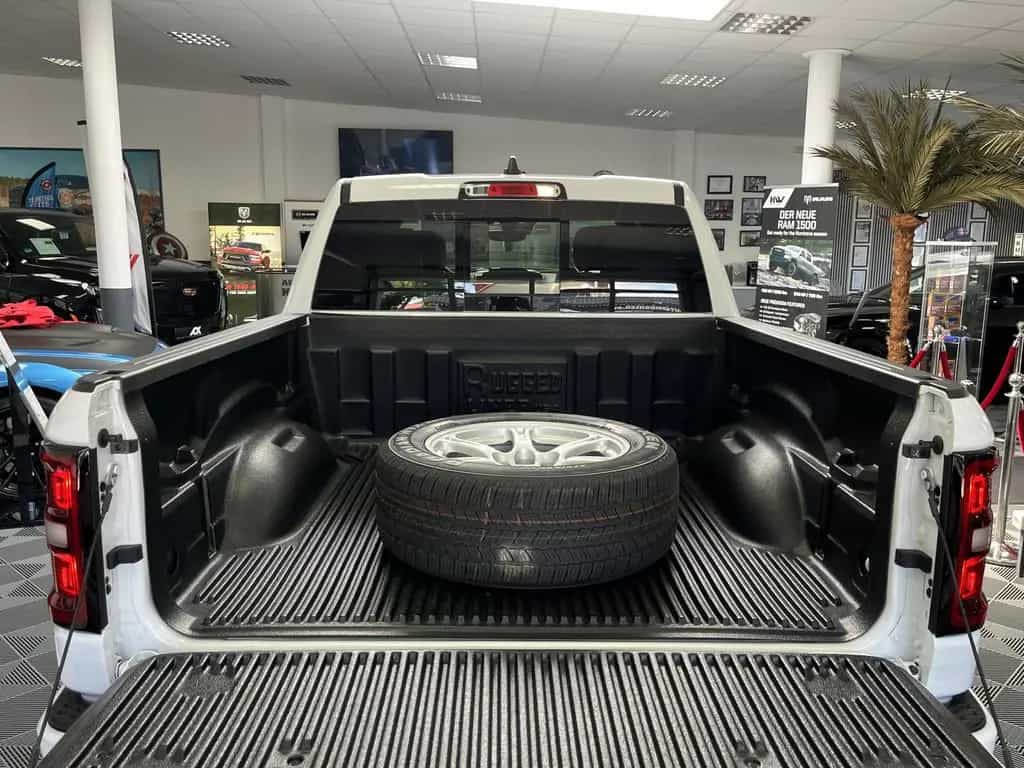 Dodge RAM Laramie Night ACC HUD SITZBELÜFTUNG LED PANO null-photo-7