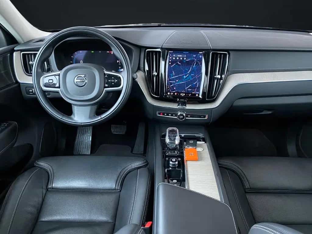 Volvo XC 60 B5-D AWD INSCIRPTION NAVI-KAMERA-PANORAMA 01/2022-photo-8