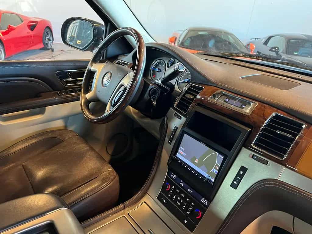Cadillac Escalade 6.2 V8 Platinum Autom.-7 SITZER-V8- 10/2011-photo-12