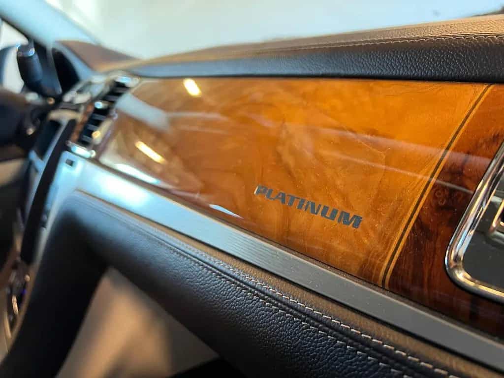 Cadillac Escalade 6.2 V8 Platinum Autom.-7 SITZER-V8- 10/2011-photo-21