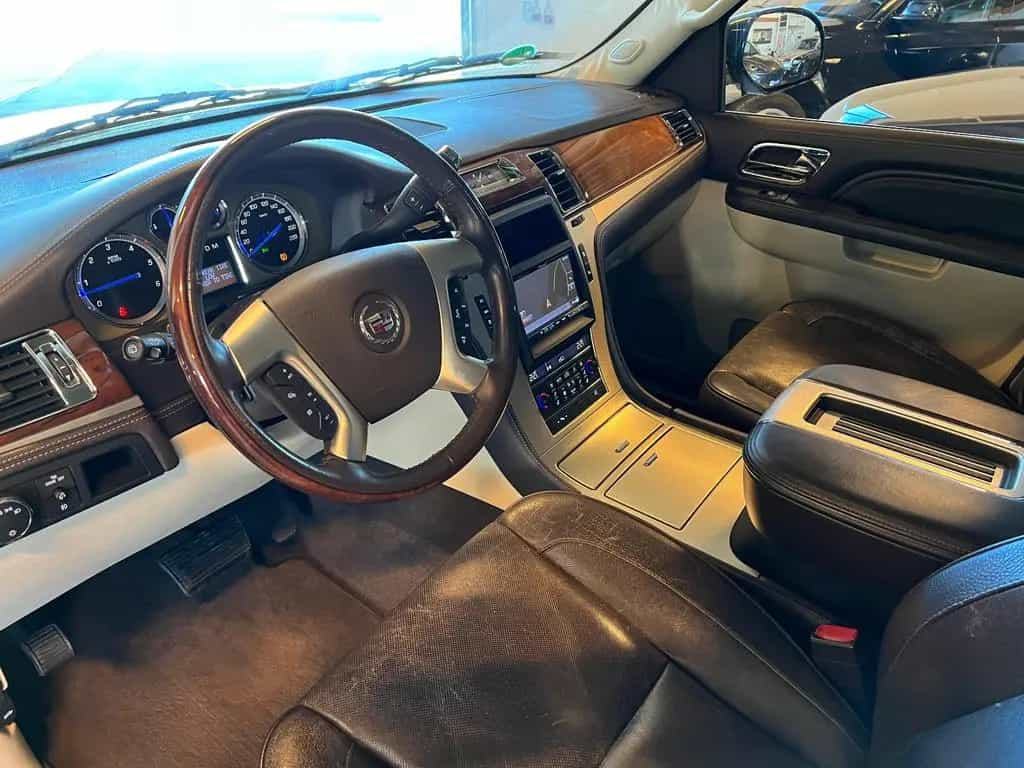 Cadillac Escalade 6.2 V8 Platinum Autom.-7 SITZER-V8- 10/2011-photo-8