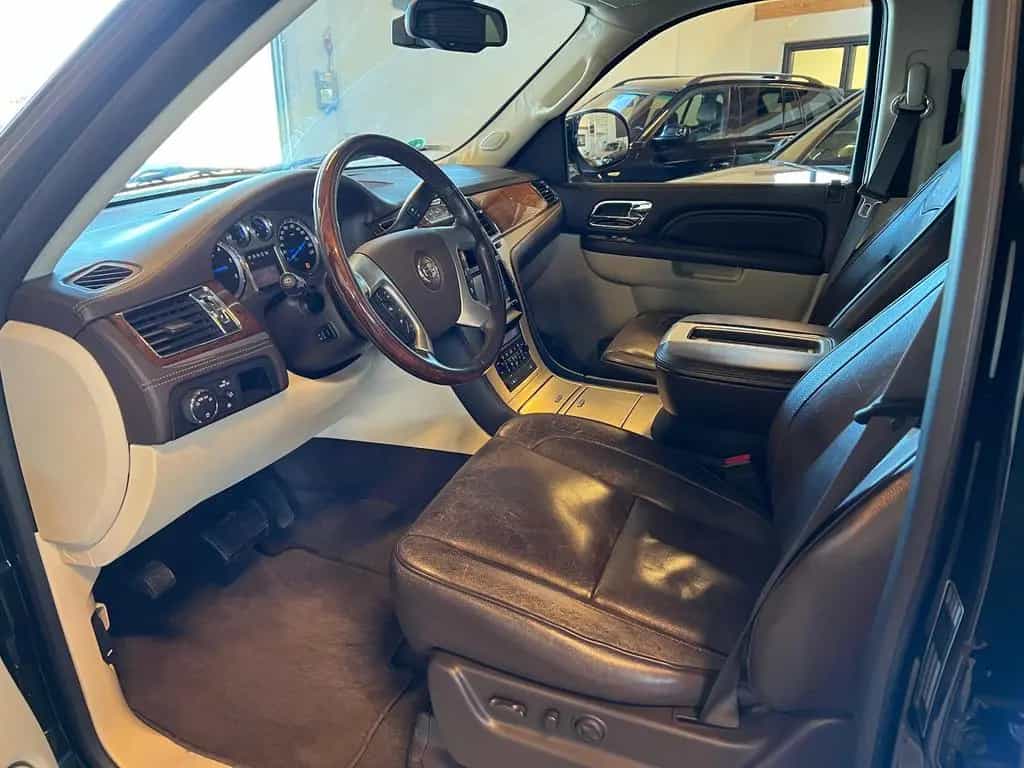 Cadillac Escalade 6.2 V8 Platinum Autom.-7 SITZER-V8- 10/2011-photo-9