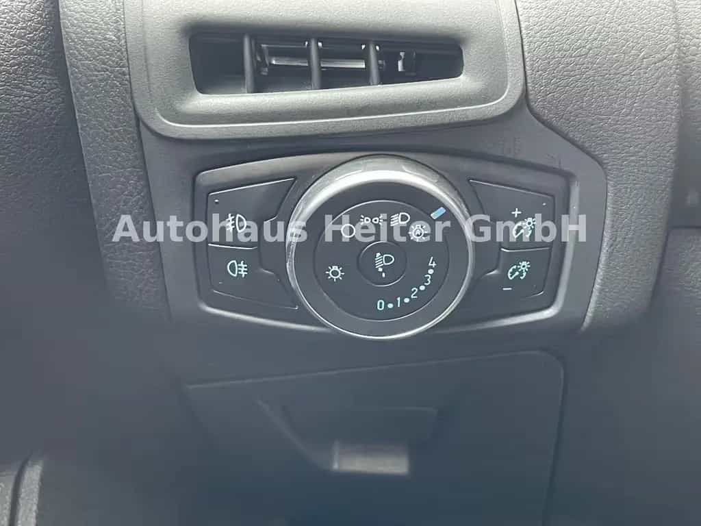 Ford Focus Lim. Business / Navi+Kamera+Tempomat 09/2018-photo-17