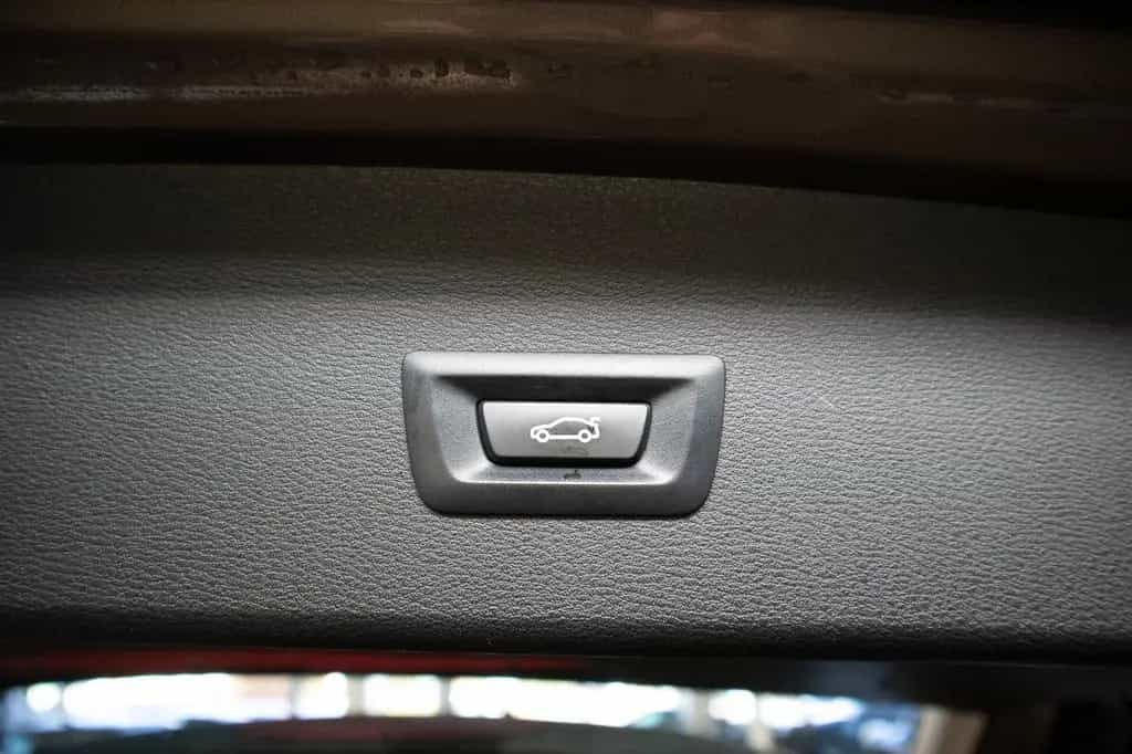 BMW X1 18i, X-LINE, FACELIFT, MEMORY SEATS, CAMERA, 10/2019-photo-22