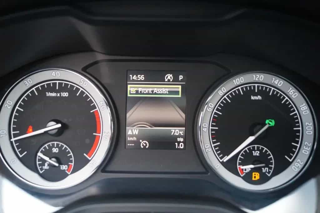 Skoda Karoq Style *AHK*Pano*1.Hand*Kamera*Navi*SHZ*DAB 11/2018-photo-11