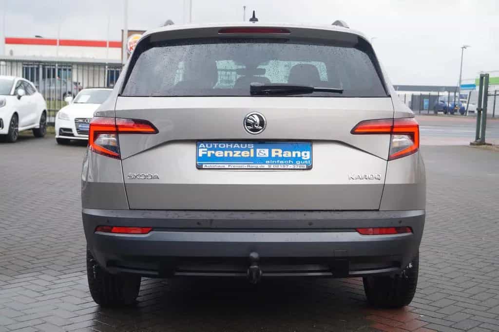 Skoda Karoq Style *AHK*Pano*1.Hand*Kamera*Navi*SHZ*DAB 11/2018-photo-3