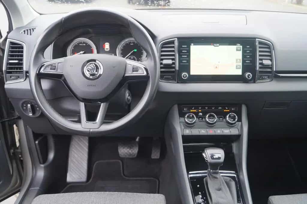 Skoda Karoq Style *AHK*Pano*1.Hand*Kamera*Navi*SHZ*DAB 11/2018-photo-6