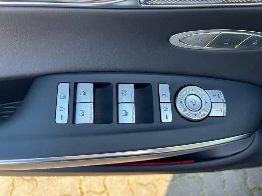 Genesis GV70 2.2 D Luxury *Pano*AWD* Pano HUD Sitzklima 11/2024-photo-13