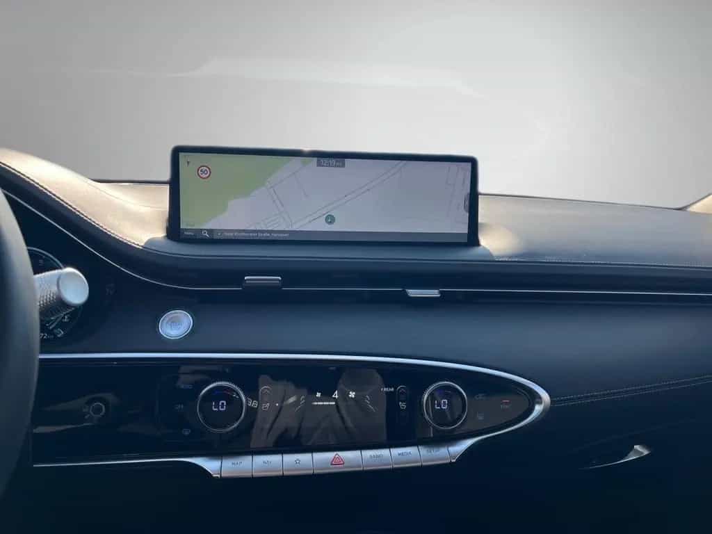 Genesis GV70 2.2 D Luxury *Pano*AWD* Pano HUD Sitzklima 11/2024-photo-20