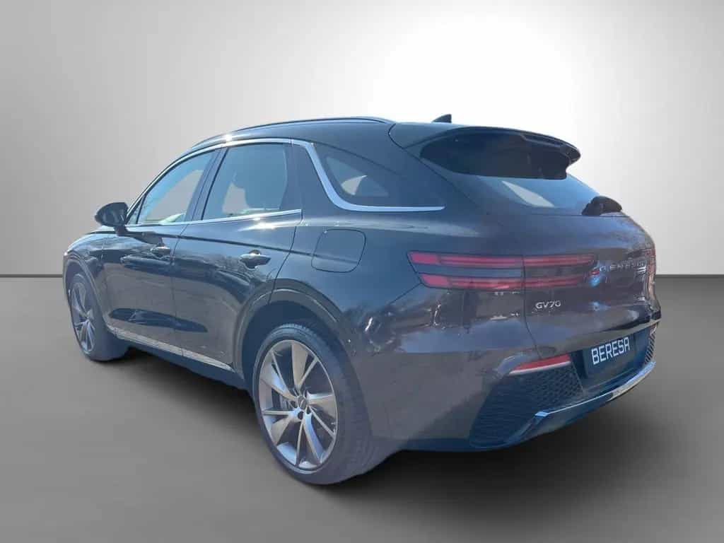 Genesis GV70 2.2 D Luxury *Pano*AWD* Pano HUD Sitzklima 11/2024-photo-4