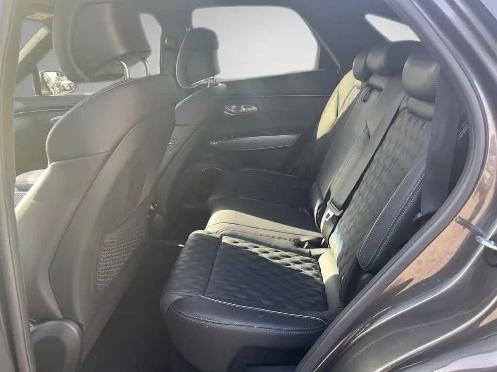 Genesis GV70 2.2 D Sport AWD Pano HUD Sitzklima Kamera 11/2024-photo-13