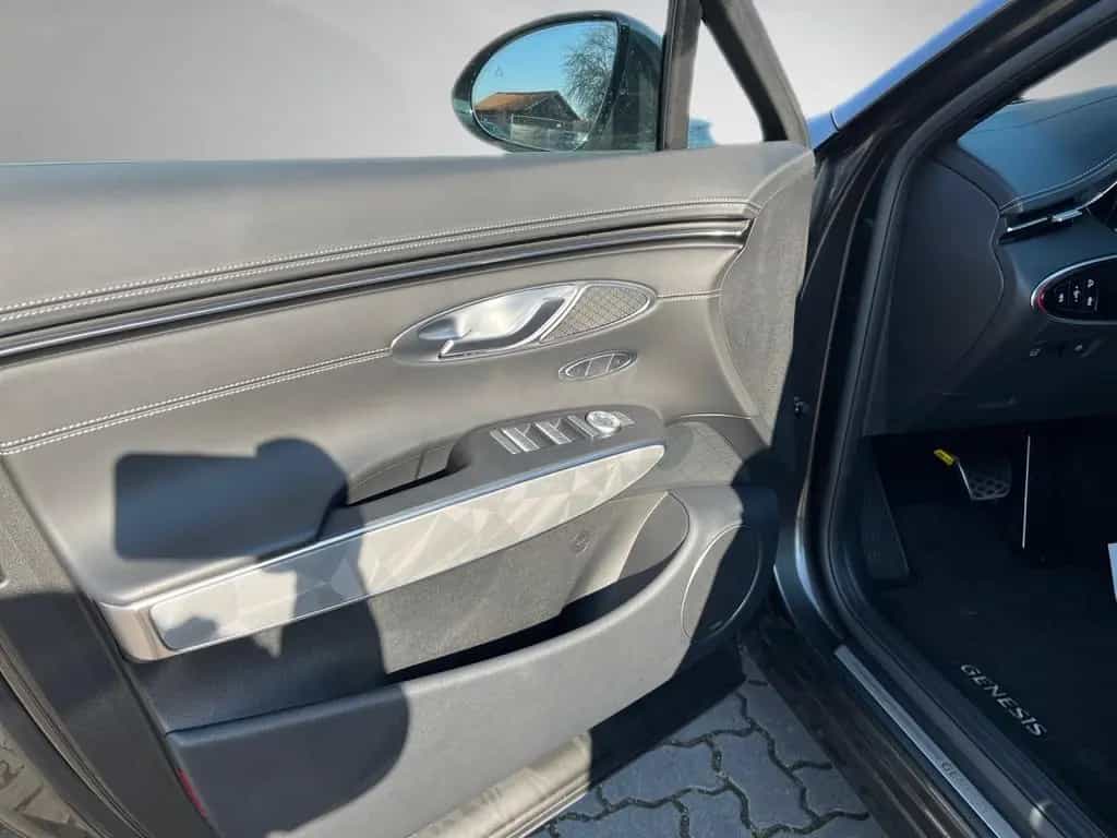 Genesis GV70 2.5 T Sport AWD HUD 360 Kamera LED Memory 01/2025-photo-12