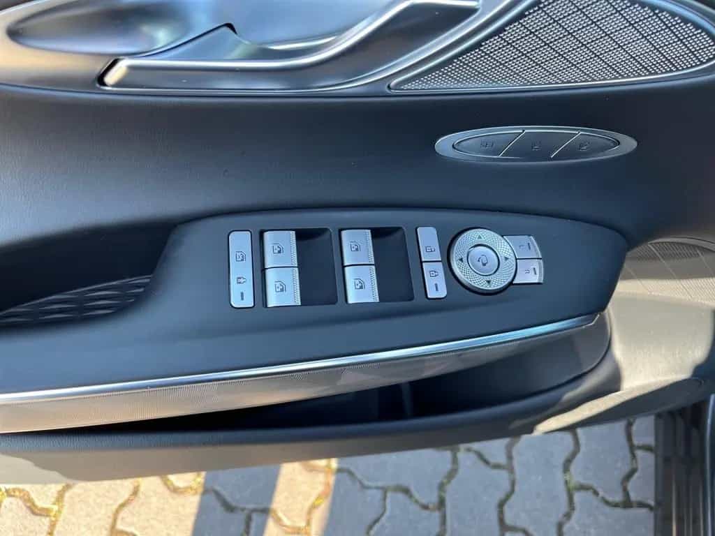 Genesis GV70 2.5 T Sport AWD HUD 360 Kamera LED Memory 01/2025-photo-13