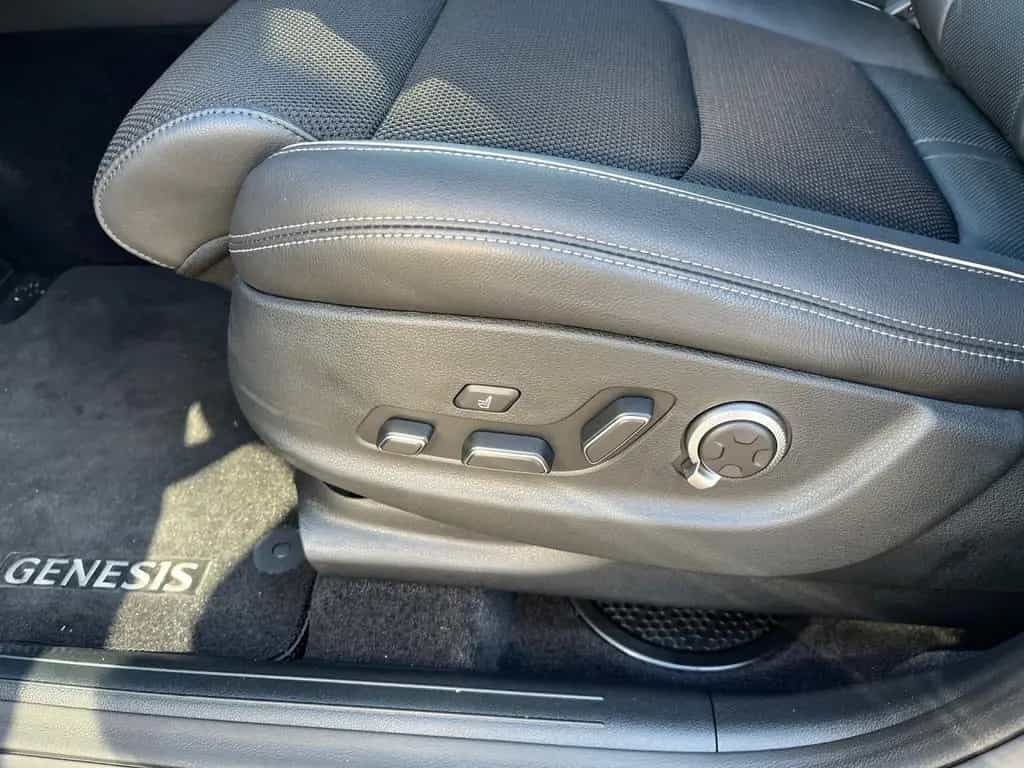 Genesis GV70 2.5 T Sport AWD HUD 360 Kamera LED Memory 01/2025-photo-21