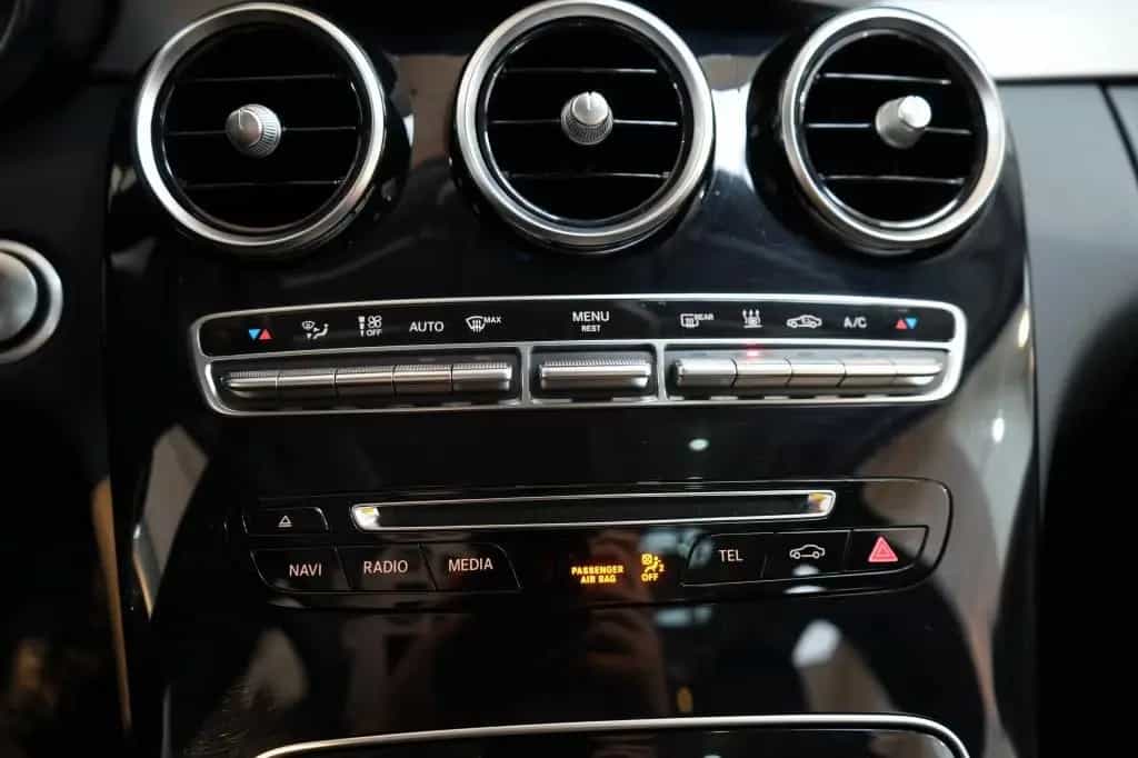 Mercedes-Benz C-Class 300 T 7G Avantgarde*LED*Navi*Kamera*AHK*Pano* 06/2016-photo-19