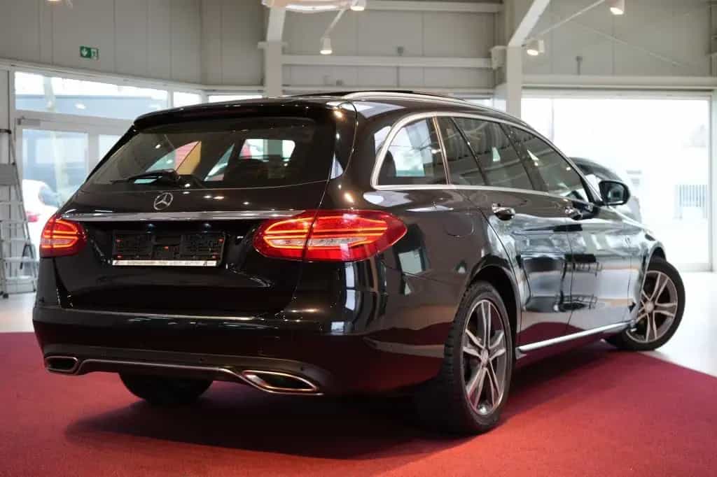 Mercedes-Benz C-Class 300 T 7G Avantgarde*LED*Navi*Kamera*AHK*Pano* 06/2016-photo-3