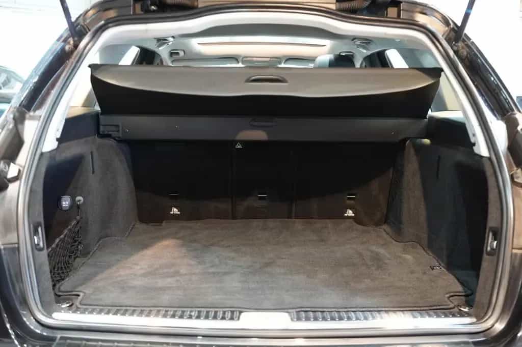 Mercedes-Benz C-Class 300 T 7G Avantgarde*LED*Navi*Kamera*AHK*Pano* 06/2016-photo-4