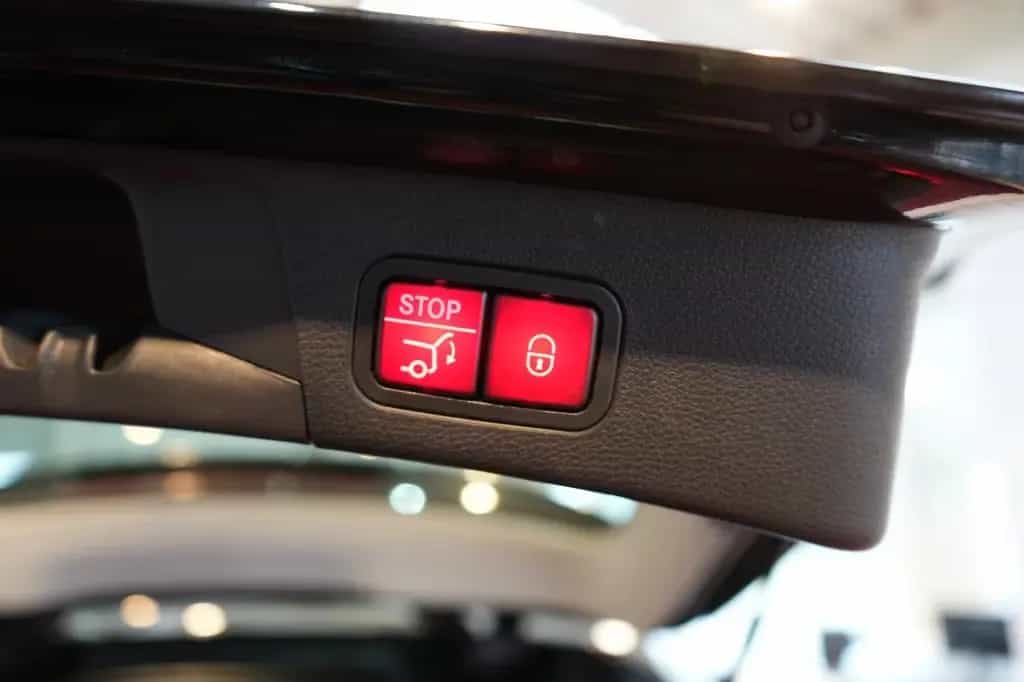 Mercedes-Benz C-Class 300 T 7G Avantgarde*LED*Navi*Kamera*AHK*Pano* 06/2016-photo-7
