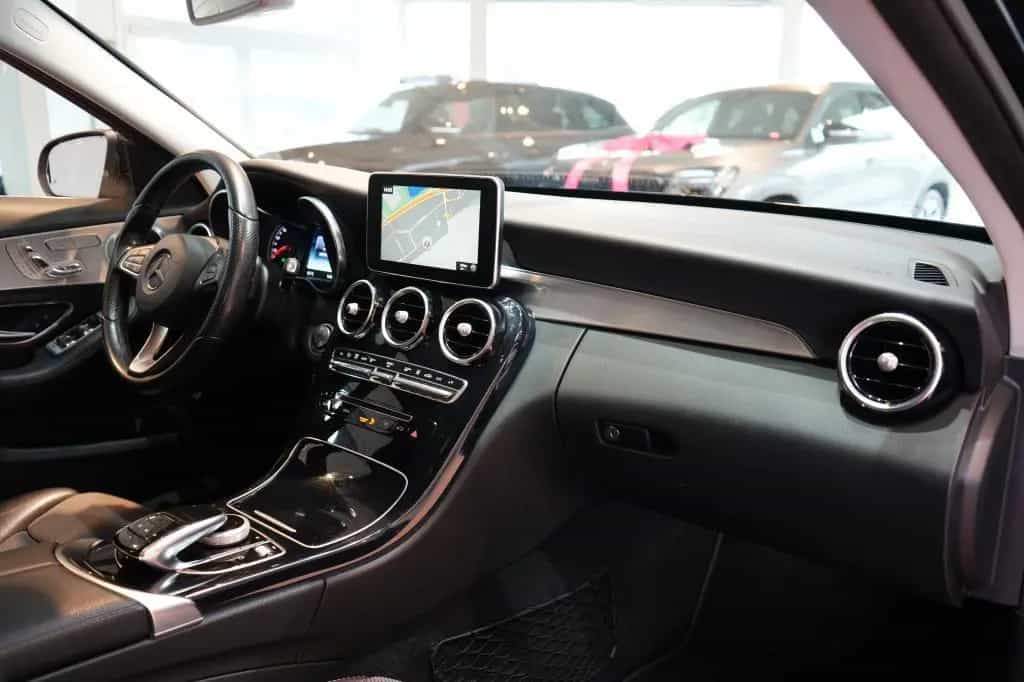 Mercedes-Benz C-Class 300 T 7G Avantgarde*LED*Navi*Kamera*AHK*Pano* 06/2016-photo-9