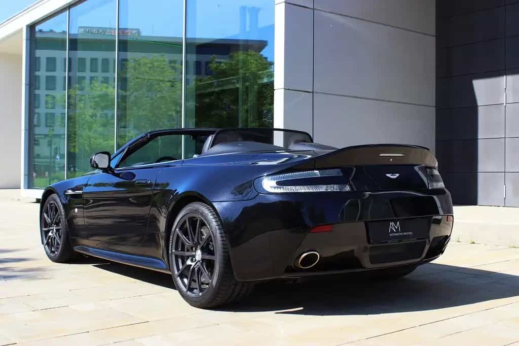 Aston Martin V12 Vantage S Roadster | Schwarz/Schwarz | 2.Hd 04/2016-photo-2