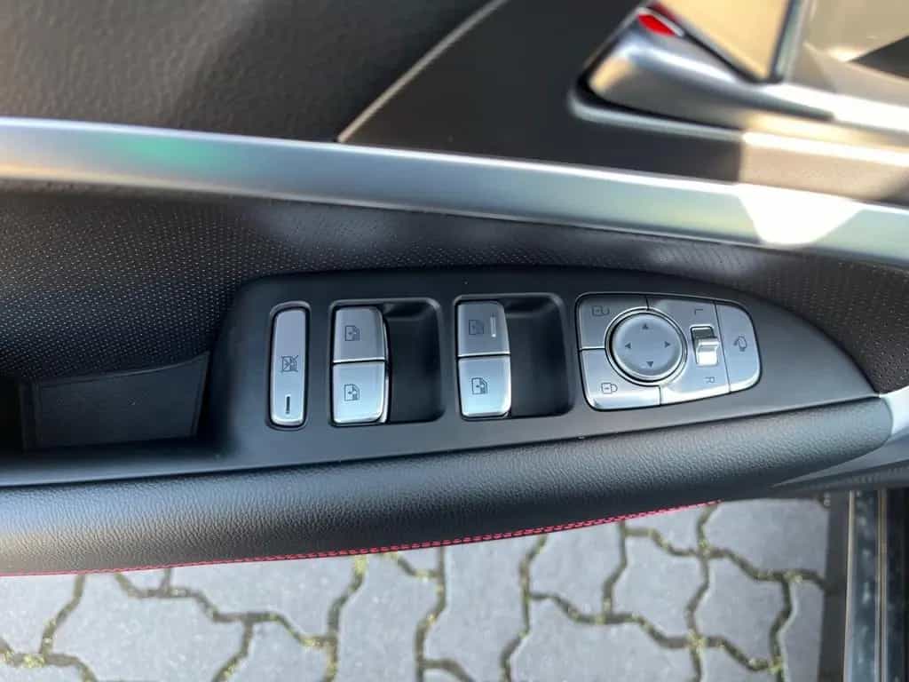 Genesis G70 Shooting Brake 2.2 D Sport AWD Sitzklima 11/2024-photo-13
