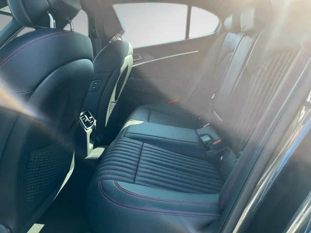 Genesis G70 Shooting Brake 2.2 D Sport AWD Sitzklima 11/2024-photo-16