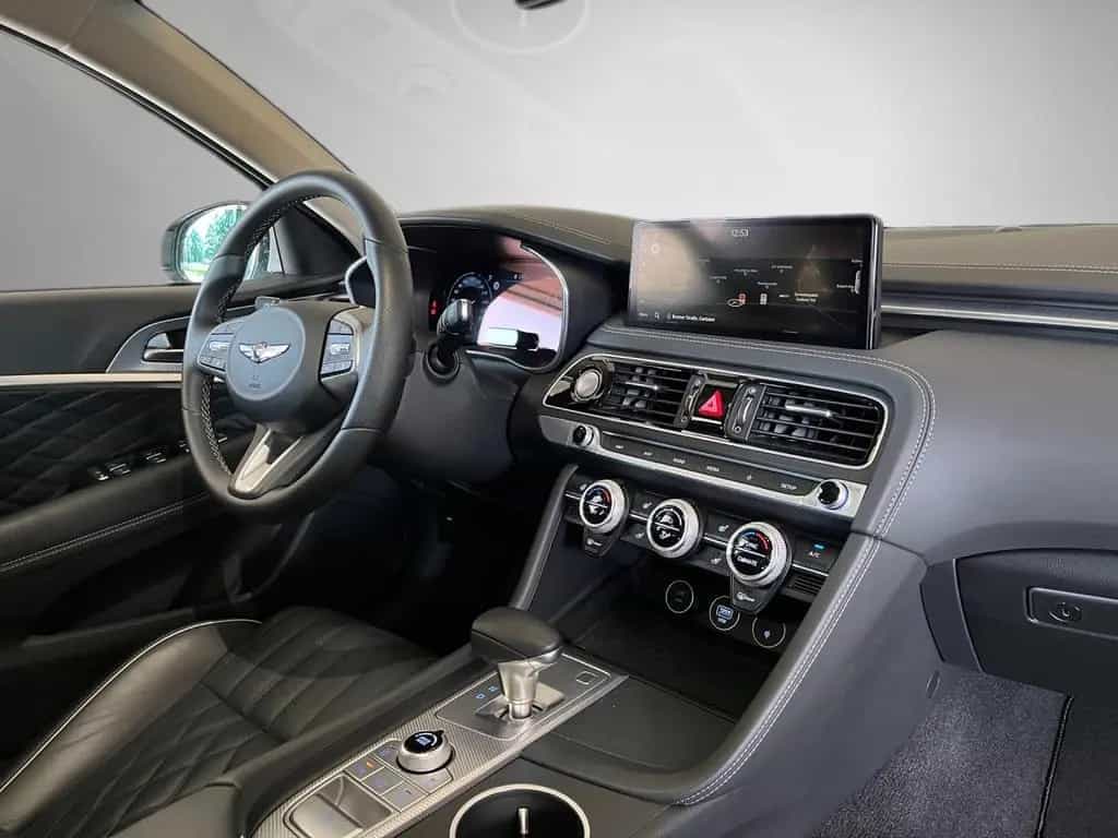 Genesis G70 Shooting Brake 2.0 T Plus Luxury *PANO*AWD* 11/2023-photo-12