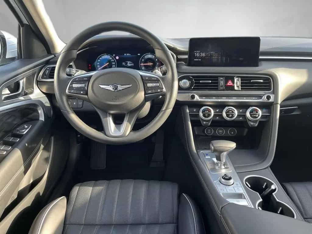 Genesis G70 Shooting Brake 2.0 T Plus Luxury *PANO*AWD* 11/2023-photo-14
