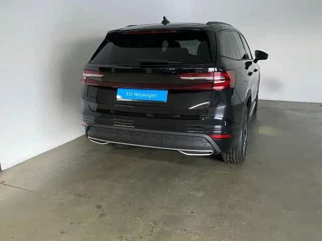 Skoda Kodiaq Sportline 1.5 eTSI DSG 7-Sitzer AHK+PANO 06/2026-photo-1