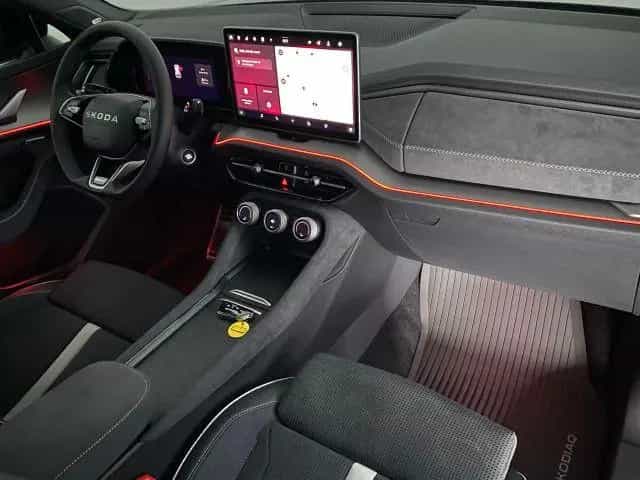 Skoda Kodiaq Sportline 1.5 eTSI DSG 7-Sitzer AHK+PANO 06/2026-photo-12