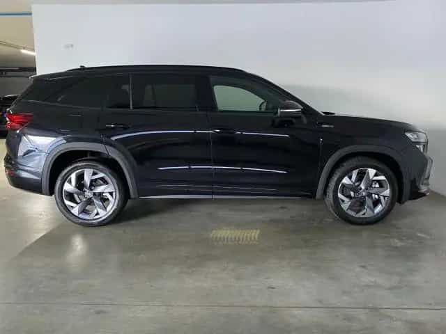 Skoda Kodiaq Sportline 1.5 eTSI DSG 7-Sitzer AHK+PANO 06/2026-photo-2