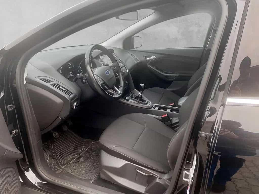 Ford Focus Lim. Cool & Connect 04/2018-photo-8