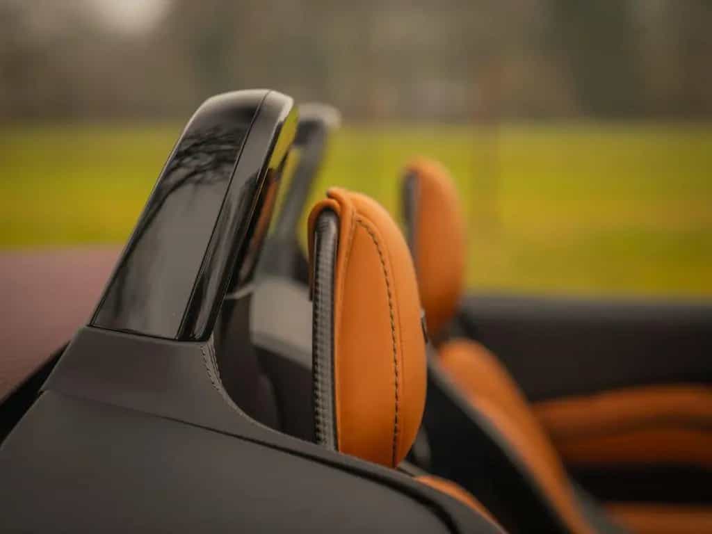 Aston Martin V12 Vantage Roadster | Nr. 211/249 | Pentland Gr 10/2023-photo-10