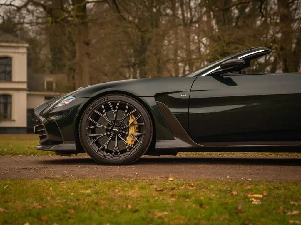 Aston Martin V12 Vantage Roadster | Nr. 211/249 | Pentland Gr 10/2023-photo-12