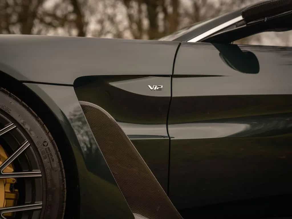 Aston Martin V12 Vantage Roadster | Nr. 211/249 | Pentland Gr 10/2023-photo-19