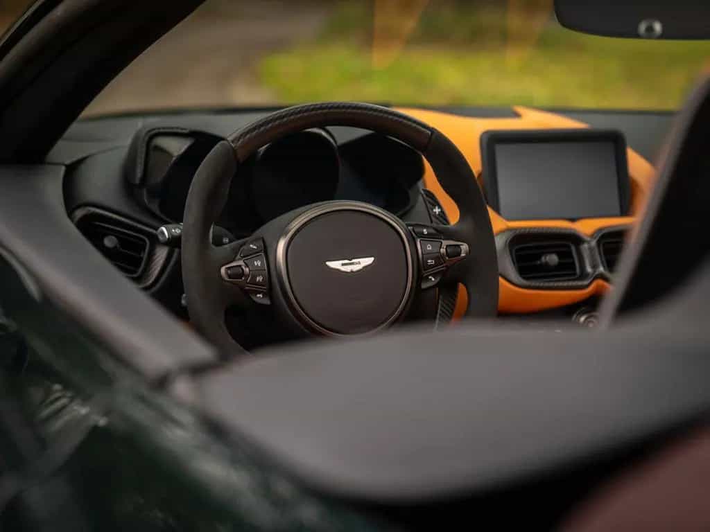 Aston Martin V12 Vantage Roadster | Nr. 211/249 | Pentland Gr 10/2023-photo-39