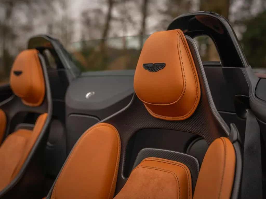 Aston Martin V12 Vantage Roadster | Nr. 211/249 | Pentland Gr 10/2023-photo-40
