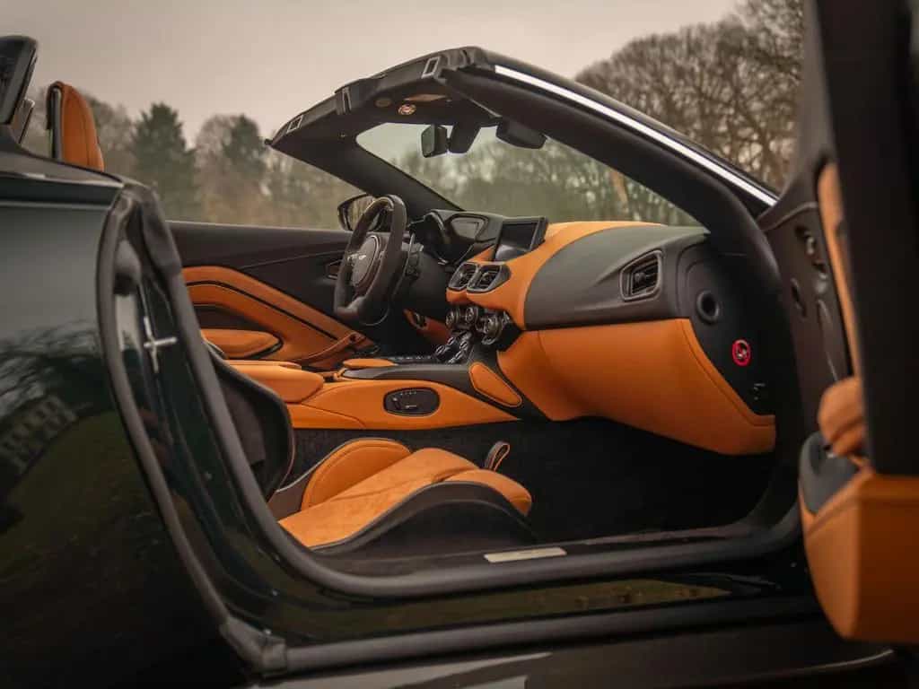 Aston Martin V12 Vantage Roadster | Nr. 211/249 | Pentland Gr 10/2023-photo-42
