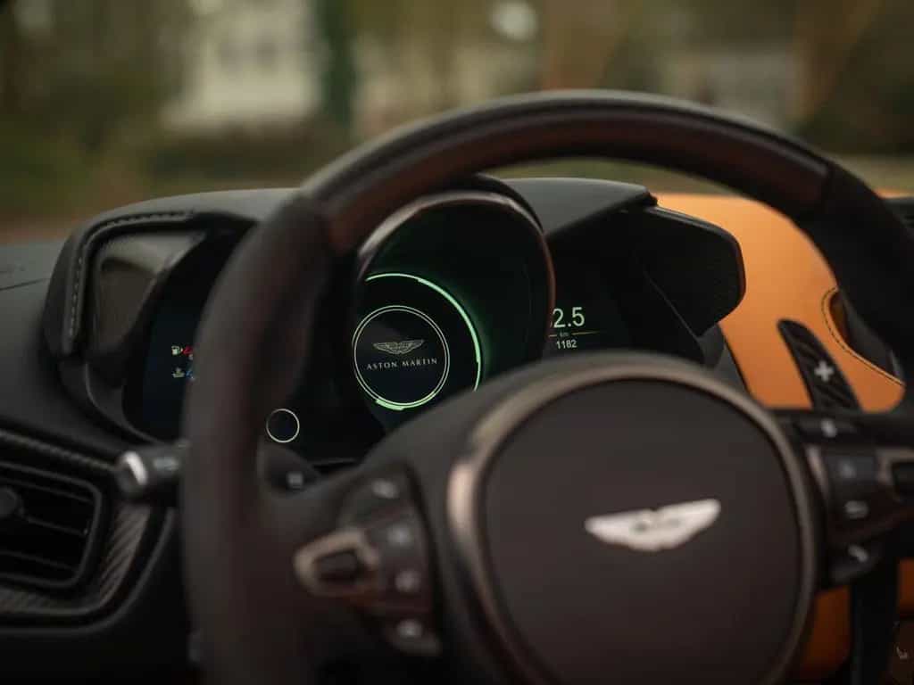 Aston Martin V12 Vantage Roadster | Nr. 211/249 | Pentland Gr 10/2023-photo-45